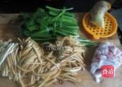 豆腐丝炒韭菜的做法图解2