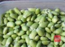 虾仁茭白炒毛豆的做法图解4