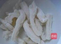 辣爆鲨鱼肠的做法图解1