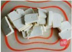 白菜虾皮豆腐的做法图解2