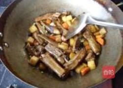 土豆焖仔排的做法图解11