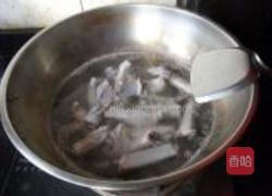 土豆焖仔排的做法图解2