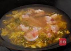 酸菜海鲜锅的做法图解4