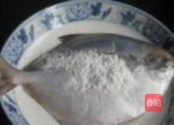 干烧鲳鱼的做法图解3