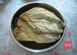 蜜汁梅肉荷叶饭的做法图解2