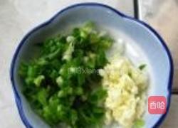 木耳腐竹拌菠菜的做法图解5