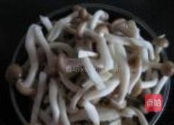 蟹味菇炒冬瓜的做法图解1