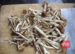 茶树菇烧凤爪的做法图解7
