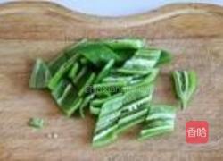 青椒墨鱼卷的做法图解2