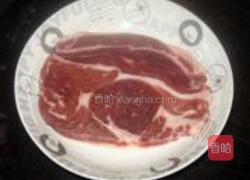 黑椒炒西冷牛肉的做法图解1