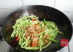 豇豆炒里脊的做法图解5