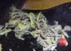 榛蘑肉丝的做法图解3