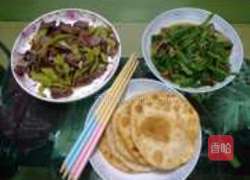 猪心炒辣椒的做法图解1