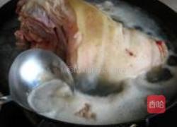 白卤肘子的做法图解4