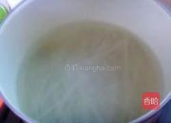 牛肉炒米粉的做法图解2