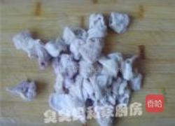 酸菜肥肠鸭血煲的做法图解3