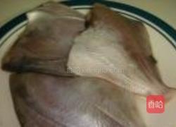 姜葱白鲳鱼的做法图解1