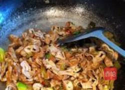 雪菜炒大肠的做法图解4