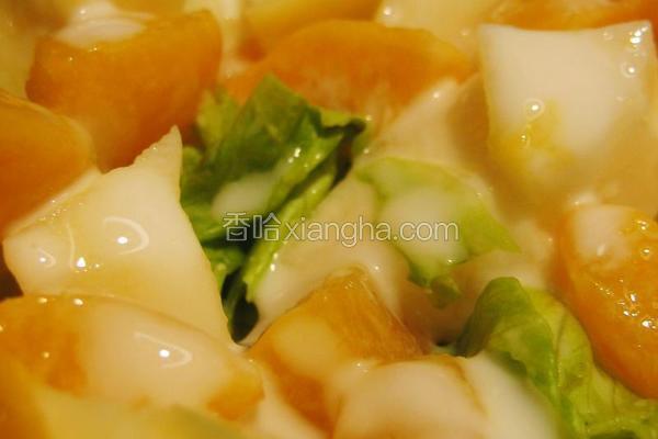 酸奶拌水果包生菜