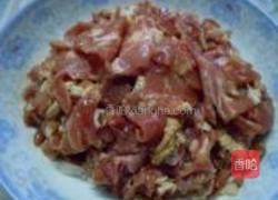 孜然大蒜炒牛肉的做法图解1