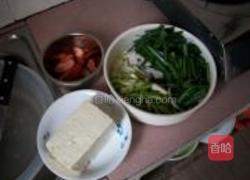 蒜苗炒豆腐的做法图解1