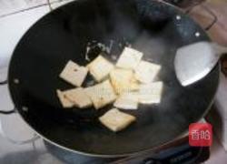 蒜苗炒豆腐的做法图解2