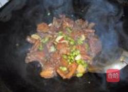仔鸡烧毛豆的做法图解7