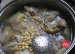 红烧猪蹄炖黄豆的做法图解5
