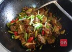 酸豆角烧鸭的做法图解14