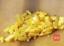 蒜香白菜叶的做法图解2