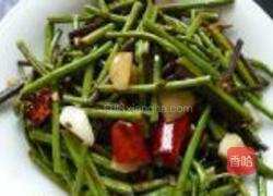 炒酸辣蕨菜的做法图解7
