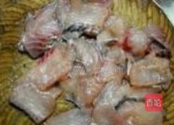 雪菜蒸鱼豆腐的做法图解1