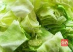卷心菜炒肉片的做法图解2