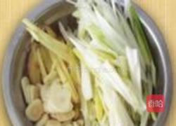蚝油葱香墨斗鱼的做法图解2