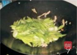 西芹枸杞炒百合的做法图解9