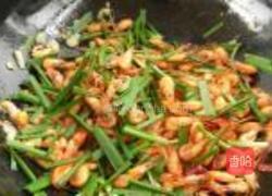 河虾炒韭菜的做法图解5