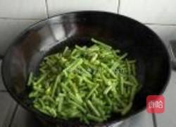 酱炒嫩豆角的做法图解4