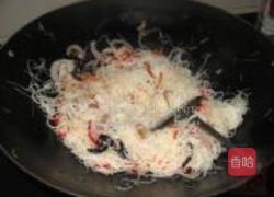 洋葱虾米炒米粉的做法图解7
