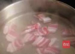 咸肉鲜虾白菜煲的做法图解4