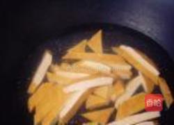 韭菜炒豆腐干的做法图解3