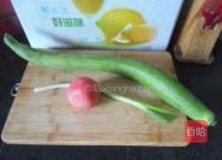 番茄丝瓜丁的做法图解1