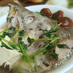 三文鱼头豆腐汤的做法[图]