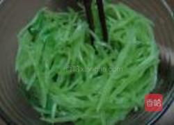 凉拌莴笋丝的做法图解8