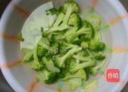 西兰花炒虾的做法图解4
