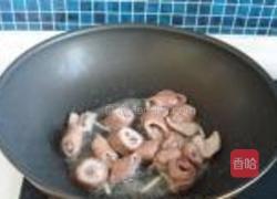 蒜苗炒大肠的做法图解4