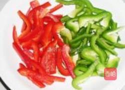 双椒茶树菇的做法图解2