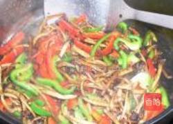 双椒茶树菇的做法图解5