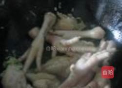 土豆干炖鸡翅根的做法图解5