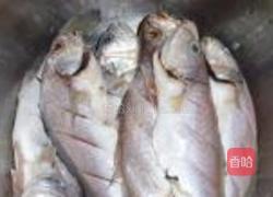 香酥黄花鱼的做法图解1