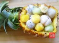 菠萝船水果沙拉的做法图解3